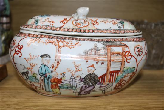 A Chinese porcelain lidded pot, c.1780, height 13.5cm width 21cm